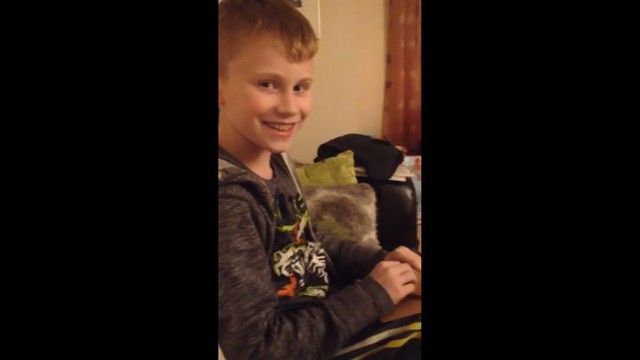 10-летний мальчик узнал, что станет братом