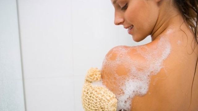 Как принимают душ мужчина и женщина