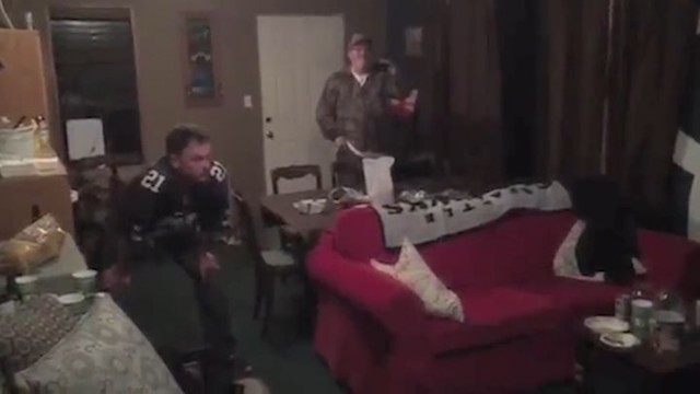 Фанат атаковал телевизор после поражения своей команды