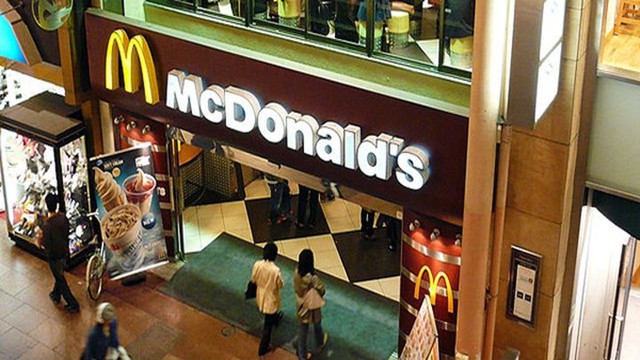 Разбушевавшийся сотрудник McDonald’s разнес ресторан в котором работал
