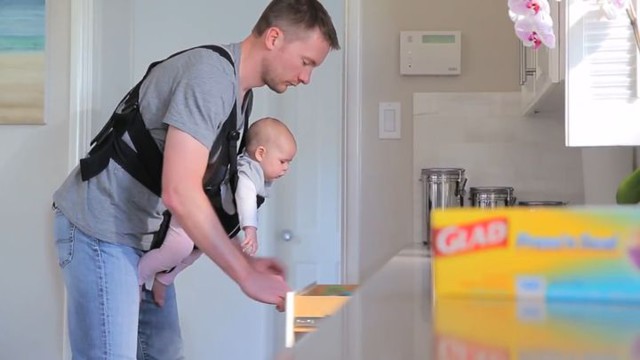 Когда папа остаётся наедине с ребенком