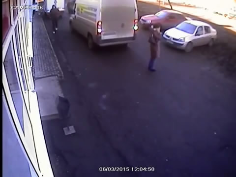 Наезд на женщину у магазина