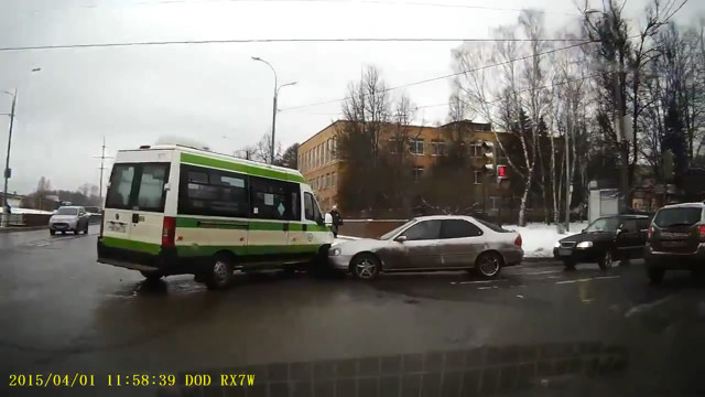 Авария дня 1894. Маршрутка на красный