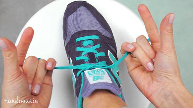 Как завязать шнурки за 2 секунды