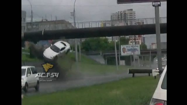 Авария дня 1975. Порше лег на крышу