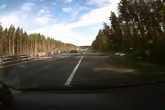 Авария дня 2019. Таксист убежал с места ДТП