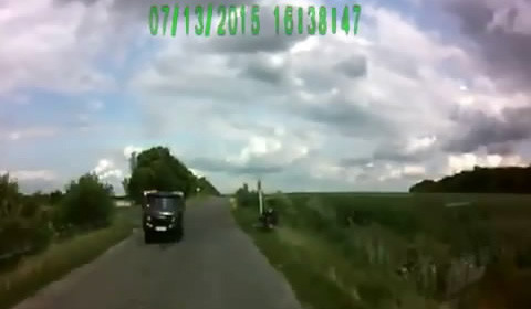 Авария дня 2021. Опасный выезд на скутере