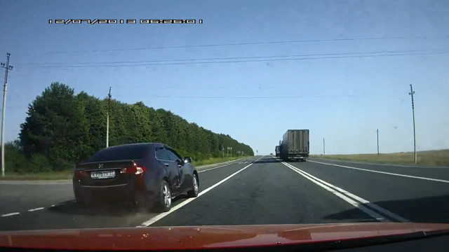 Подбили на повороте