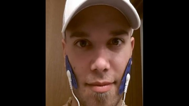 Что будет, если электроды электромассажёра прицепить к лицу