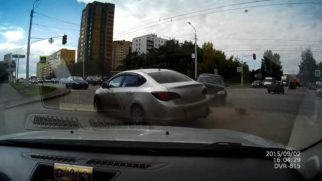 Авария на перекрестке в Уфе