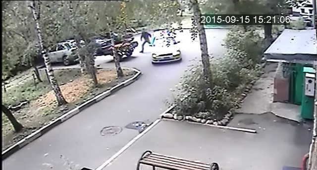 Кража урожая из прицепа