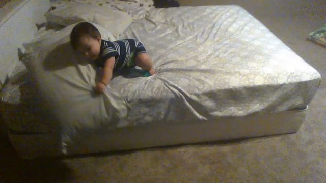 Мягкий побег c кровати