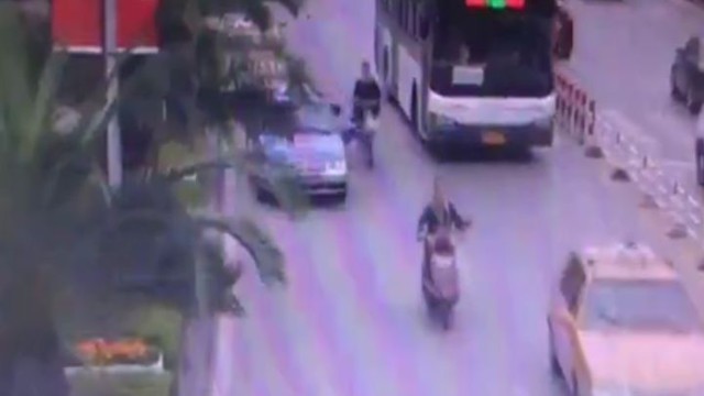 Автобус раздавил голову женщине