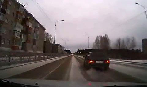 Авария дня. Зато посигналил