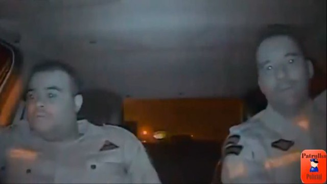 Полицейские, захотевшие побыстрей проехать пробку нарвались на банду