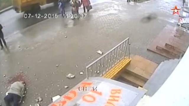Упавший кусок балкона убил прохожего в Москве