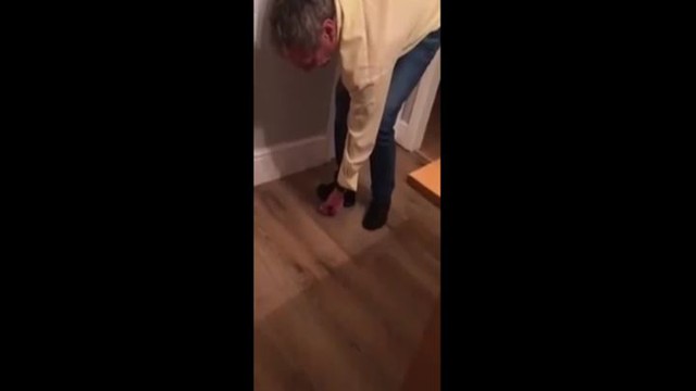 Когда пытаешься встать на куриное яйцо