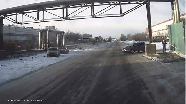 Авария дня. Четыре человека пострадали в ДТП КамАЗом 