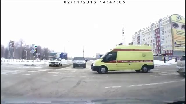 Авария дня. Столкновение со "скорой" в Нижневартовске