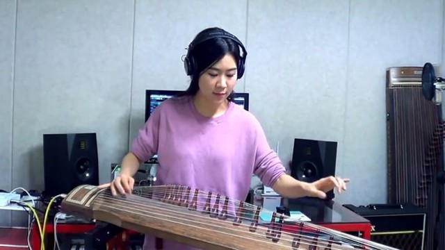 Лучше один раз увидеть и один раз услышать: Нестареющий хит Джими Хендрикса на корейском традиционном 12-струнном инструменте