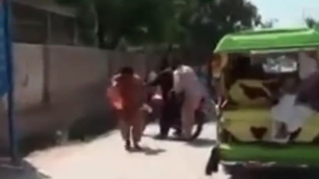 У мужчины прямо в кармане взорвался мобильный телефон