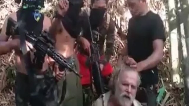 Террористы ИГИЛ опубликовали видео казни канадца