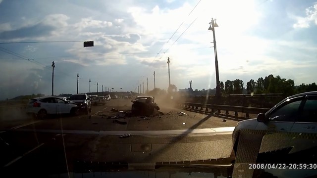 Авария дня. Масштабная авария на мосту