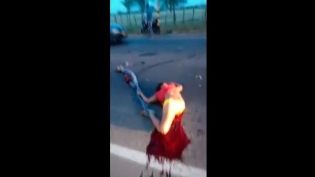 Расплескало по асфальту