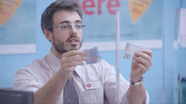 Британская почтовая компания пригласила иллюзионистов для рекламы финансовых услуг