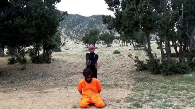 14-летний палач ИГИЛ казнил солдата в Афганистане