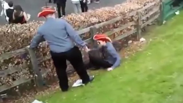  Пьяный ирландец пытается идти в гору 