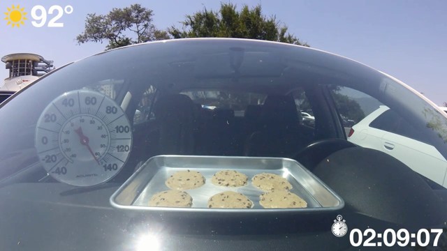Выпекаем печенье в припаркованном автомобиле
