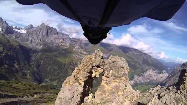 Самые крутые трюки Ули Эмануэле - знаменитого экстремала, разбившегося в швейцарских Альпах 