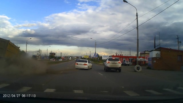 Авария дня. Грузовик сбил женщину