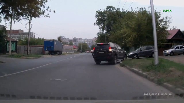 Подумала, что повернет