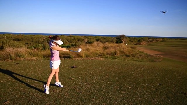 Восьмилетняя девочка сбила дрон мячом для гольфа