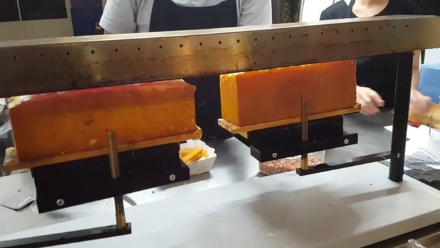 Самый аппетитный плавленый сыр в мире!