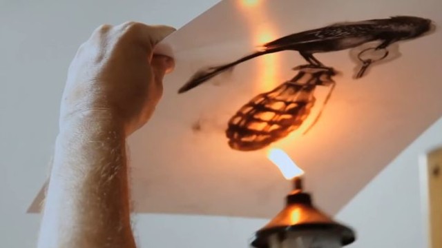 Удивительные рисунки огнем и сажей