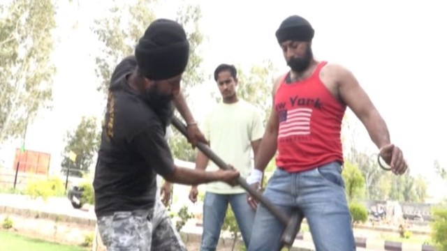 На что способен индиец ради славы