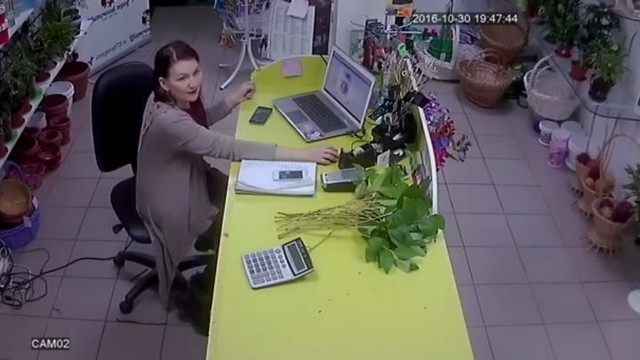 Молниеносное ограбление цветочного магазина