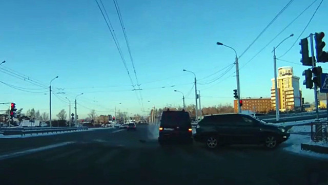 Авария дня. ДТП с автомобилем следственного комитета в Иркутске