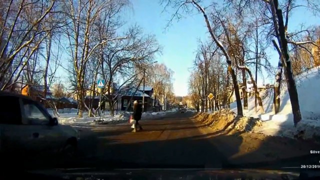 В Костроме сбили двух девушек