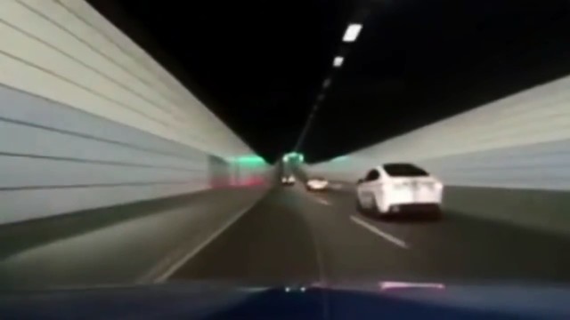 Гонка завершилась аварией в тоннеле