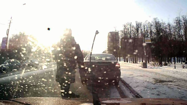 Наглец перестроился в автора