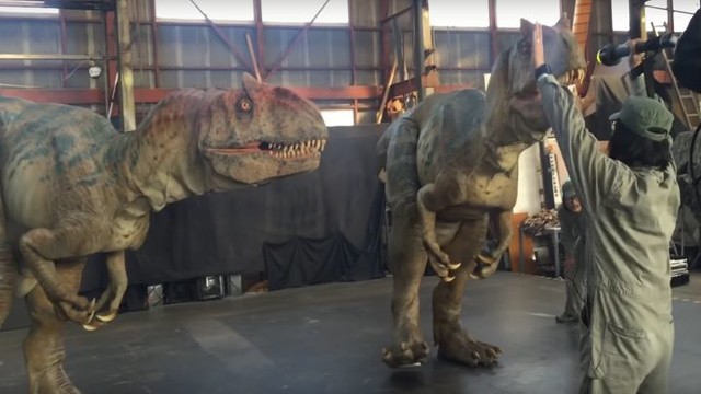 Впечатляющиие роботизированные динозавры от японских инженеров