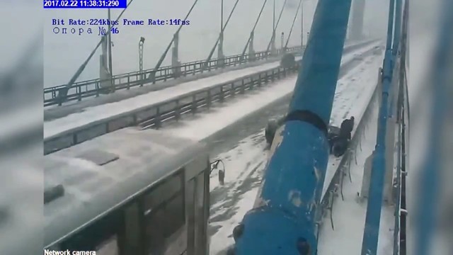 Мужчина чудом выжил на Русском мосту во Владивостоке