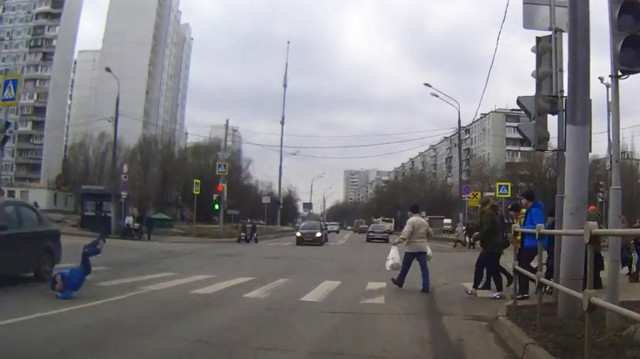 Женщина сбила ребенка на переходе в Москве