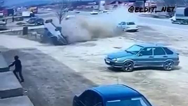 Водитель вылетел из салона в Чечне