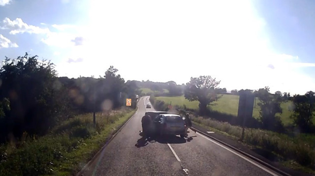 Забавные дорожные разборки англичан