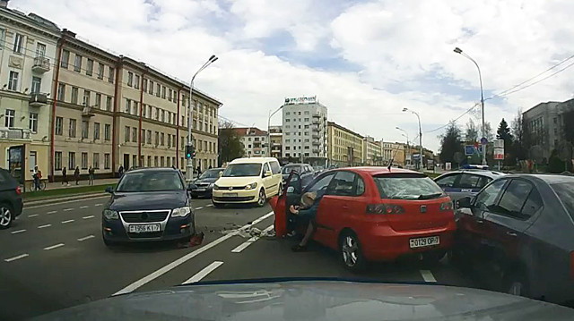 Авария дня. Женщина даже не собиралась притормаживать